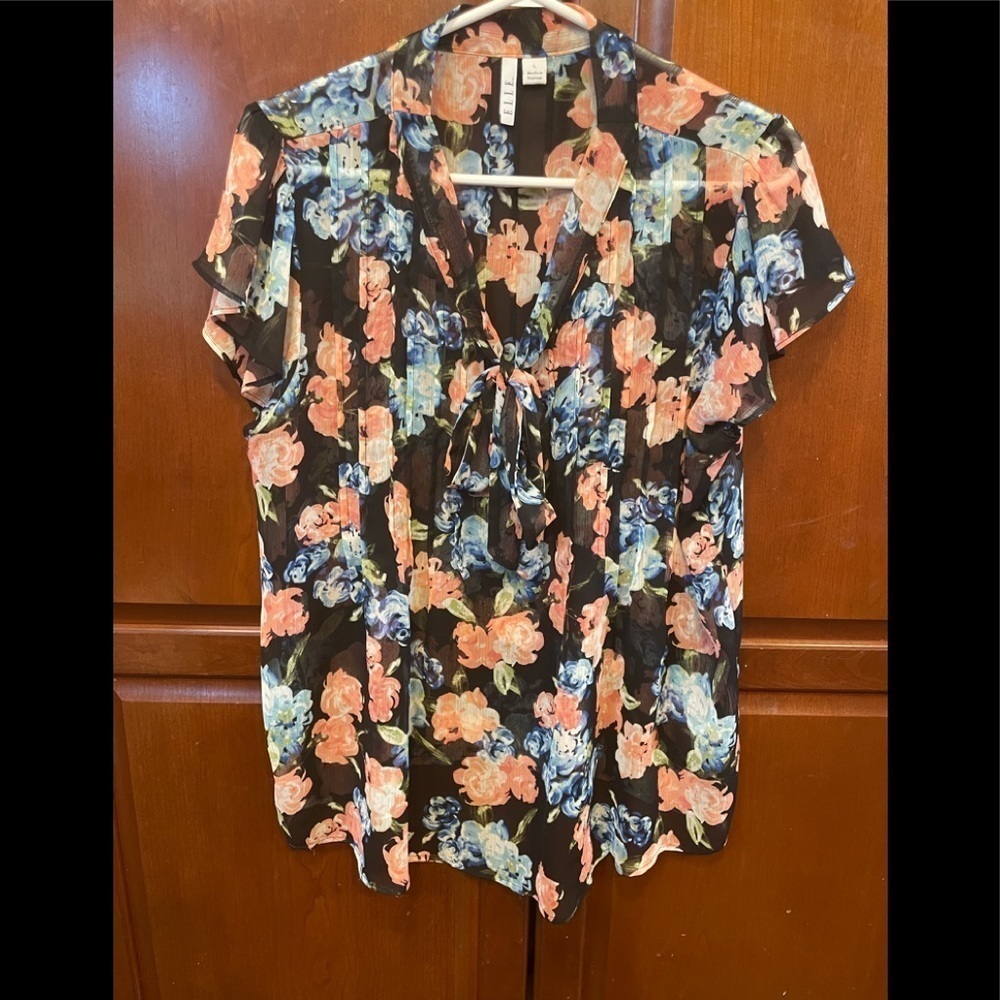 3for 20 💕Multicolor Ruffle Short Sleeve Floral Blouse size L